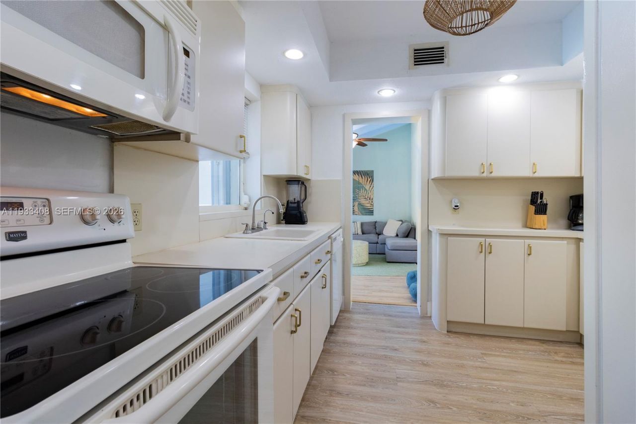 437 NE 107th St, Miami, FL 33161 Photo