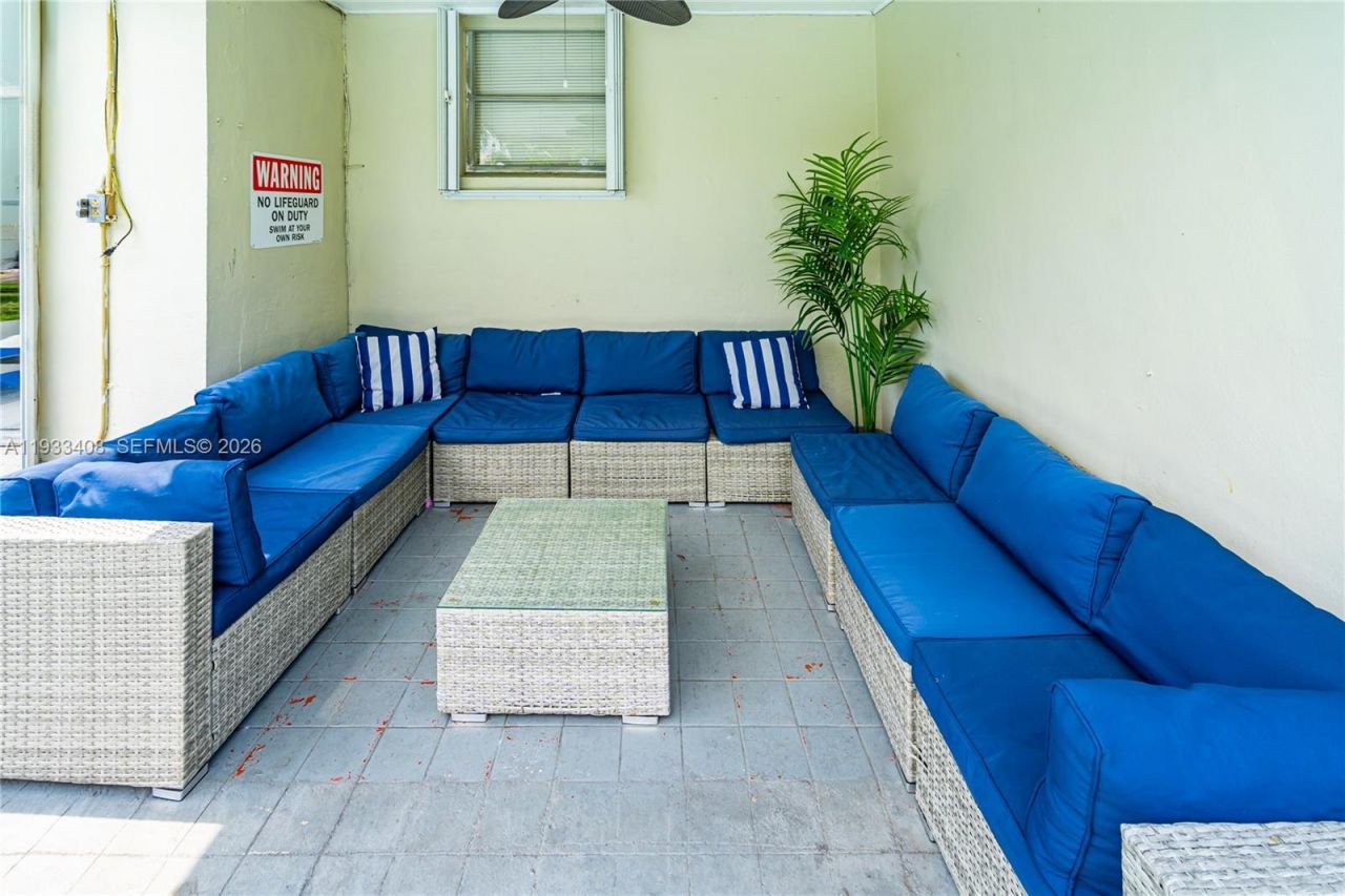 437 NE 107th St, Miami, FL 33161 Photo