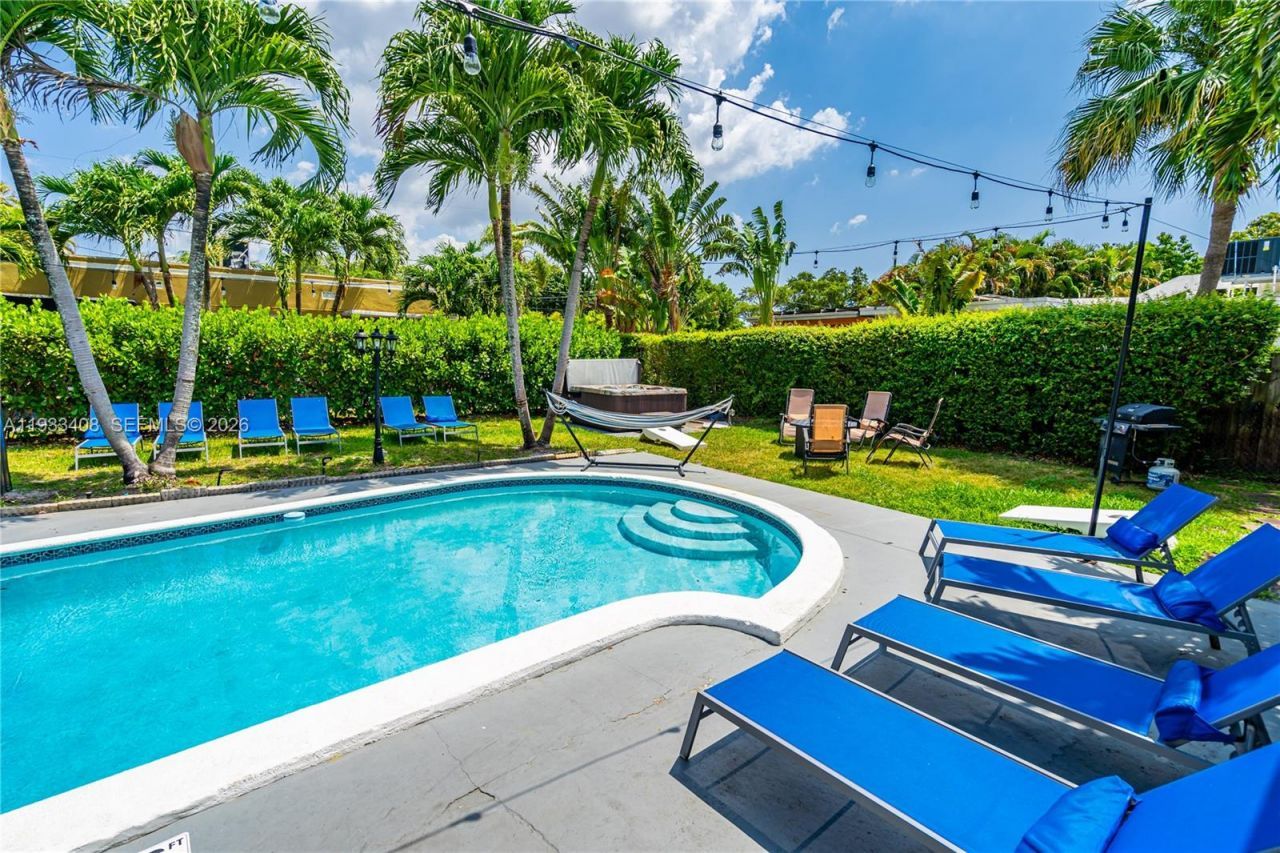 437 NE 107th St, Miami, FL 33161 Photo