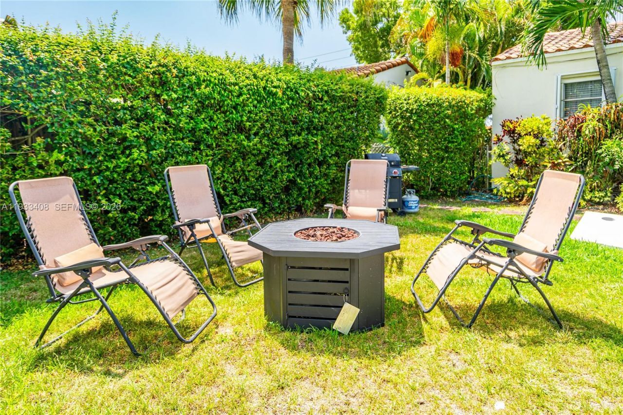 437 NE 107th St, Miami, FL 33161 Photo