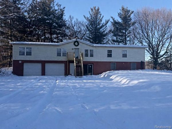 3363 N Branch Road N, North Branch Twp, MI 48461