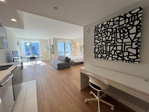 31 SE 6th St , Unit 703, Miami, FL 33131