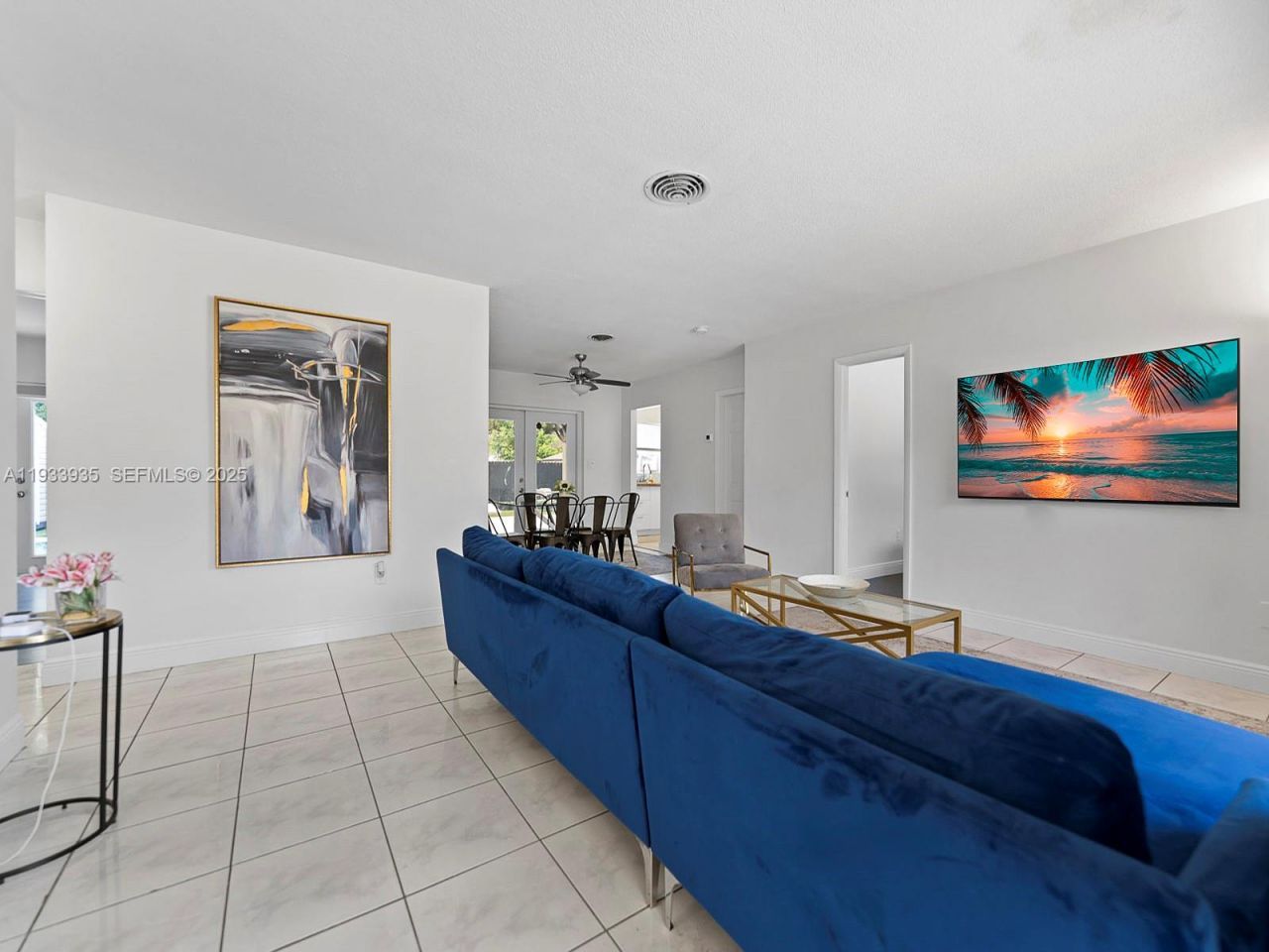 560 NE 161st St, Miami, FL 33162 Photo