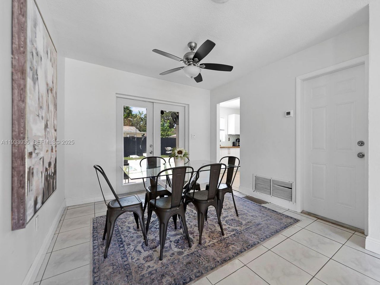 560 NE 161st St, Miami, FL 33162 Photo