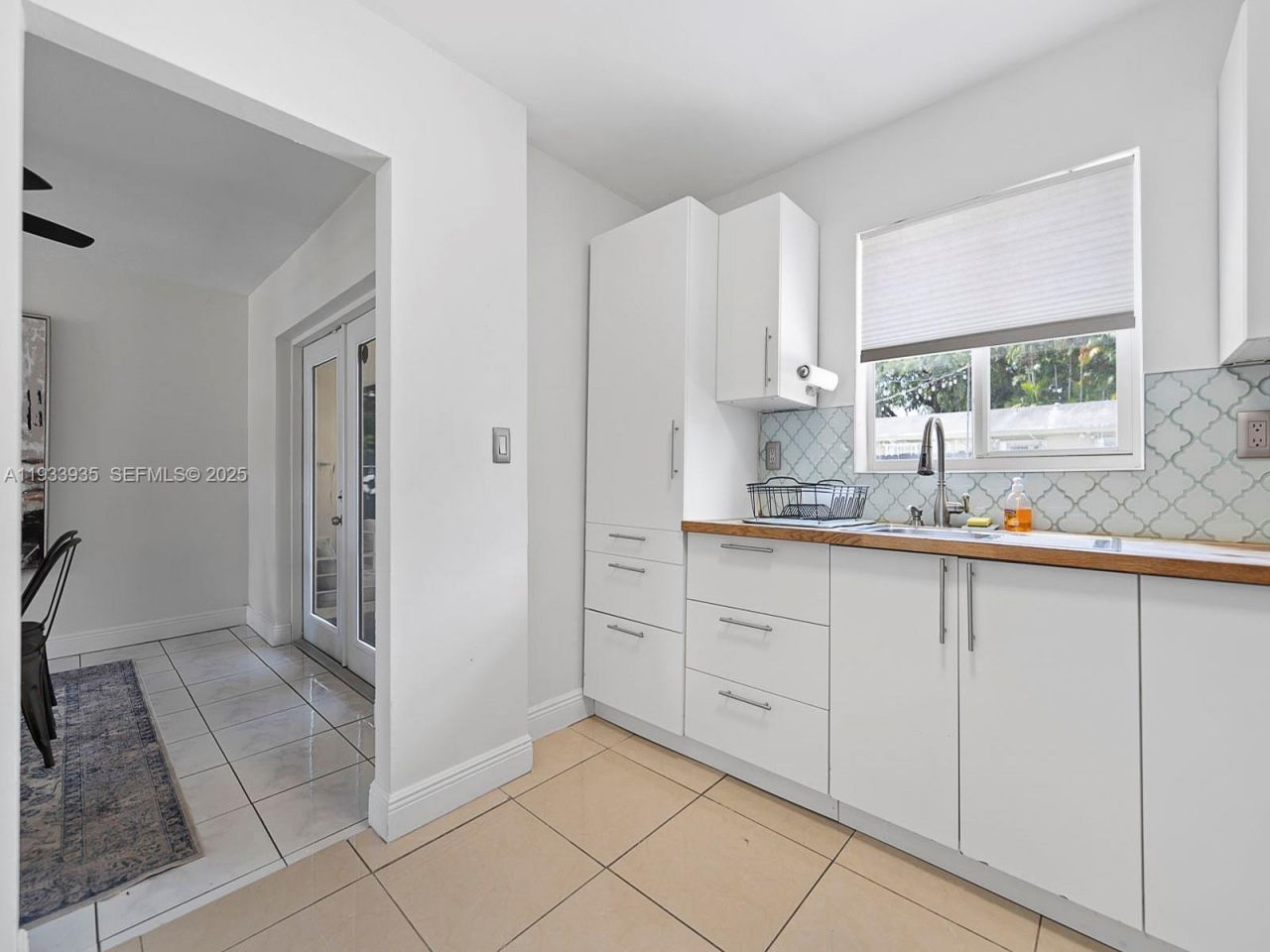 560 NE 161st St, Miami, FL 33162 Photo