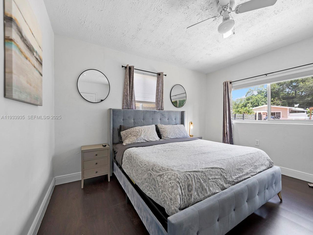 560 NE 161st St, Miami, FL 33162 Photo