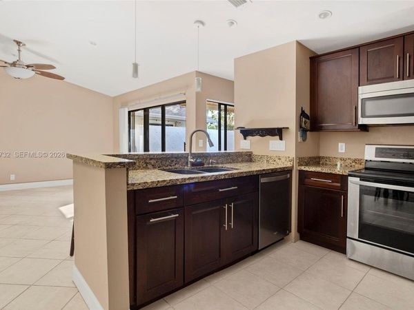 3074 S Oakland Forest Dr, Unit 702, Oakland Park, FL 33309