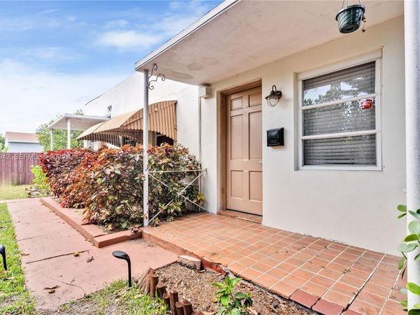 427 NE 107th St, Unit 2, Miami, FL 33161