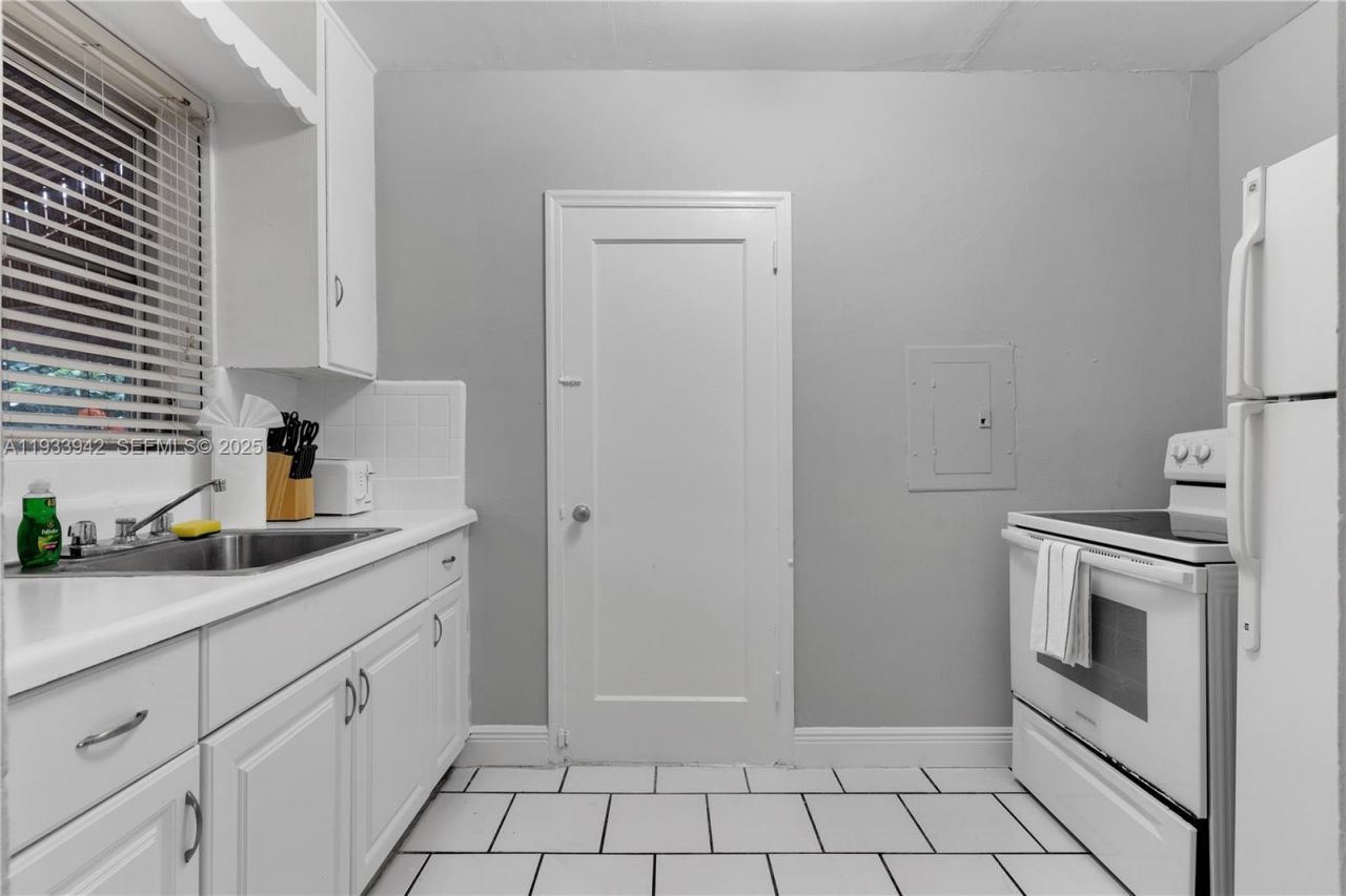 427 NE 107th St, Unit 2, Miami, FL 33161 Photo