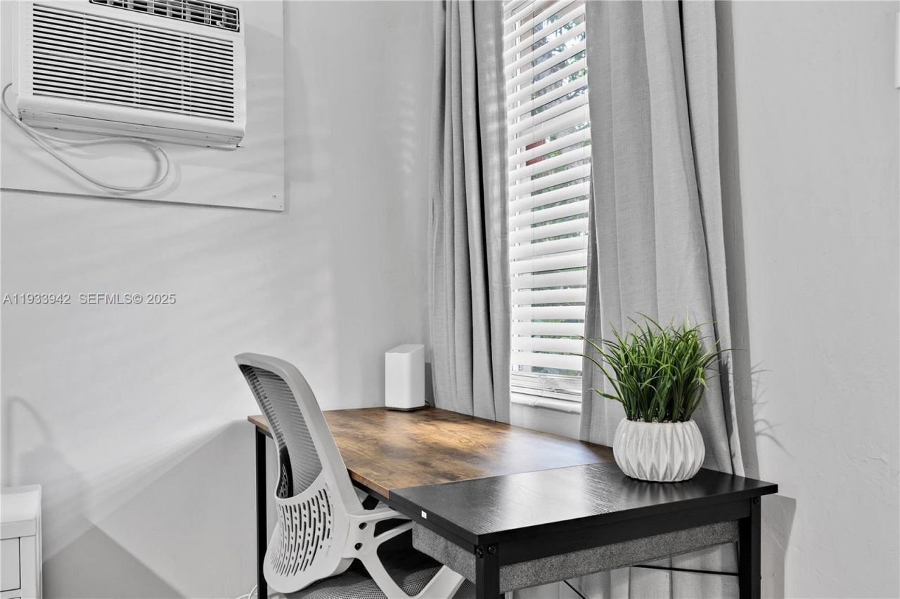 427 NE 107th St, Unit 2, Miami, FL 33161 Photo