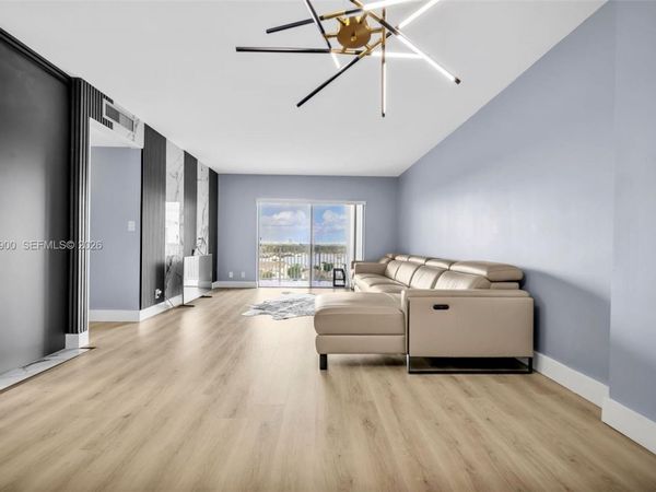 4200 Hillcrest Dr , Unit 802, Hollywood, FL 33021