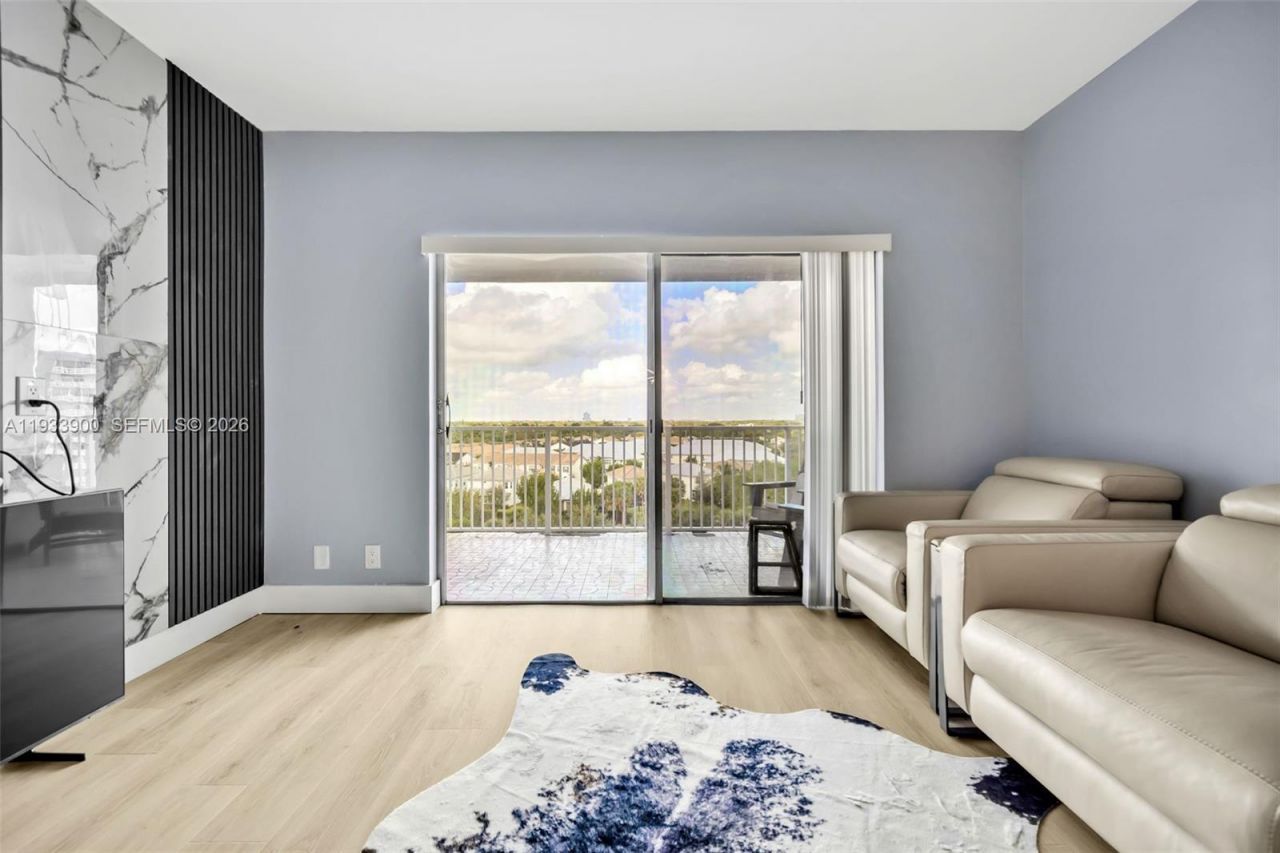 4200 Hillcrest Dr , Unit 802, Hollywood, FL 33021 Photo