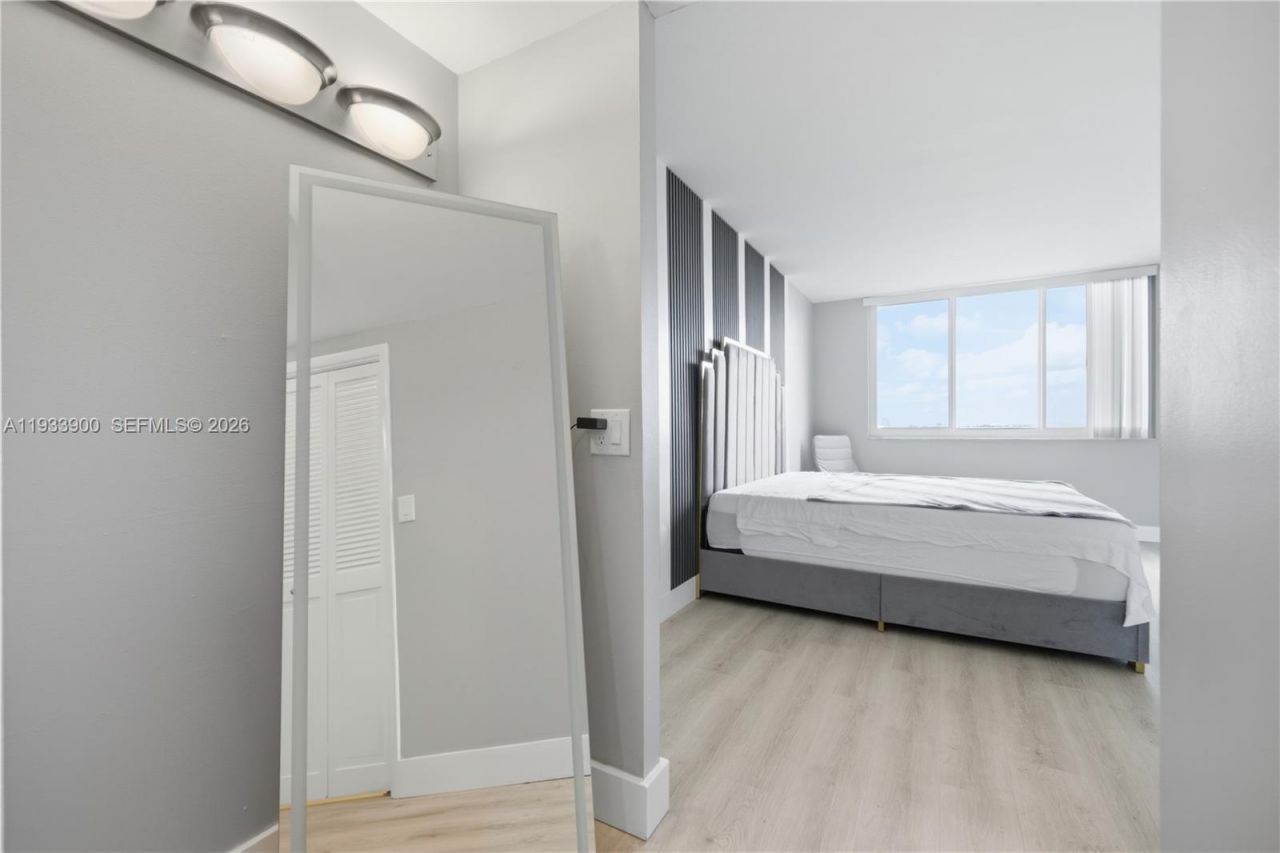 4200 Hillcrest Dr , Unit 802, Hollywood, FL 33021 Photo