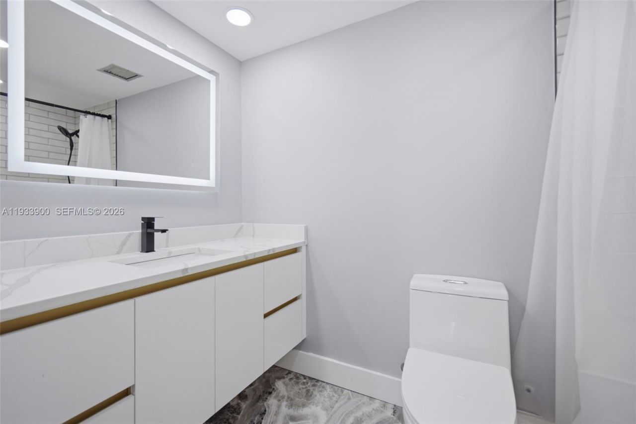 4200 Hillcrest Dr , Unit 802, Hollywood, FL 33021 Photo