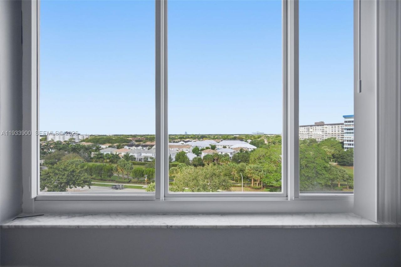 4200 Hillcrest Dr , Unit 802, Hollywood, FL 33021 Photo