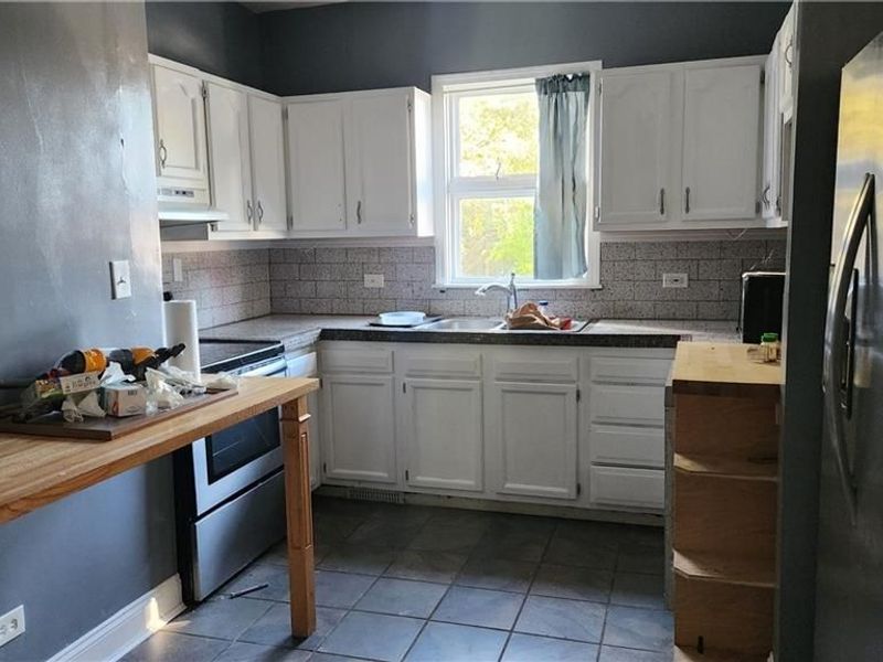 3927 Davis Avenue, Cincinnati, OH 45211 Photo 4