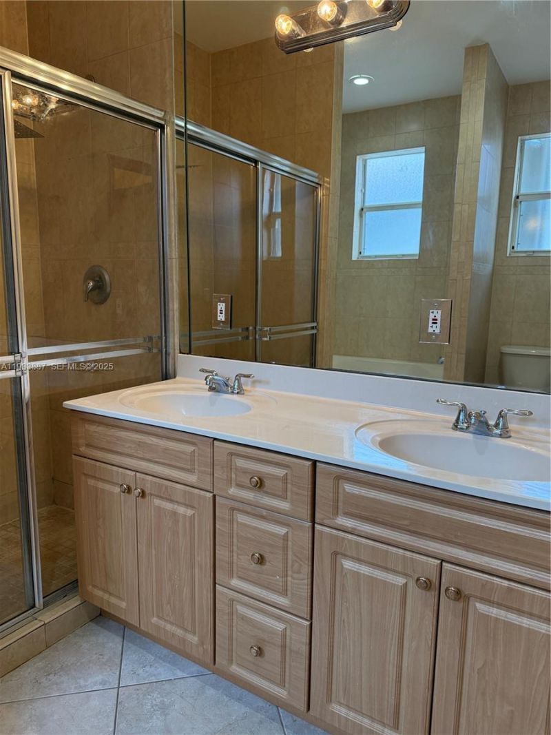 1055 NE 85th St, Unit 1055, Miami, FL 33138 Photo