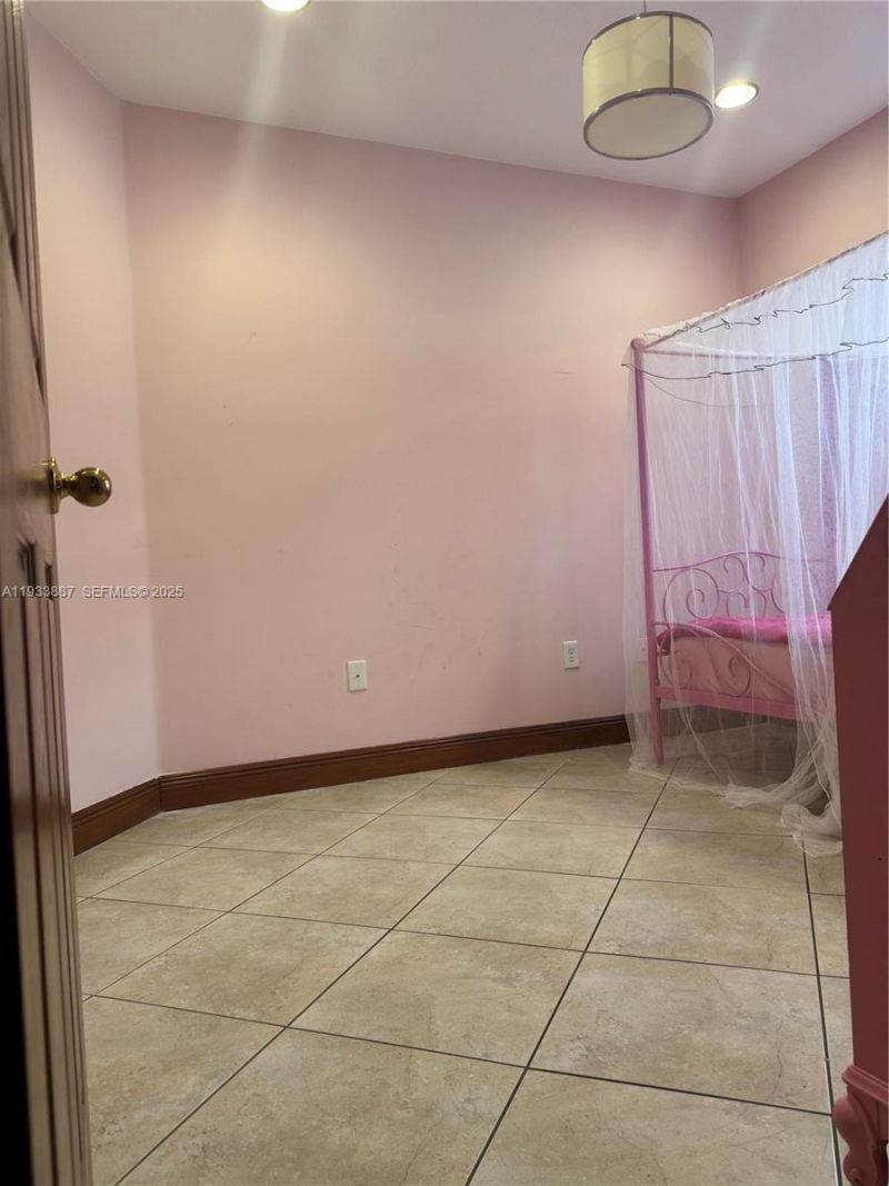 1055 NE 85th St, Unit 1055, Miami, FL 33138 Photo