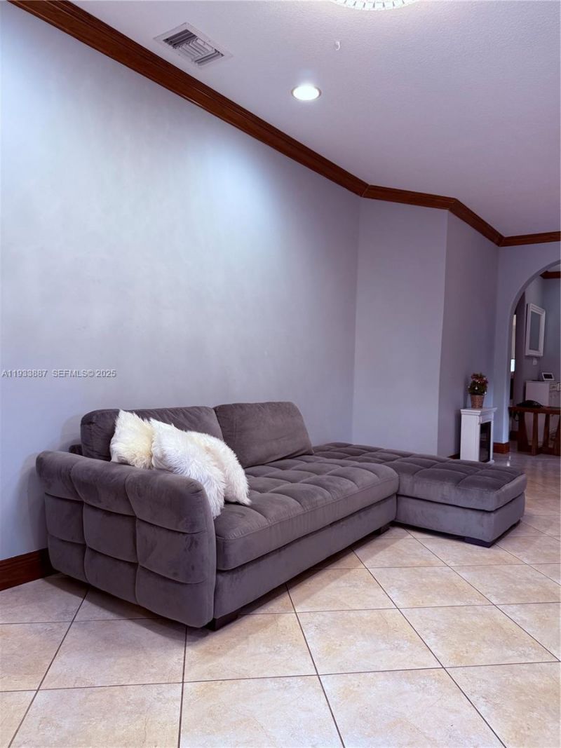 1055 NE 85th St, Unit 1055, Miami, FL 33138 Photo