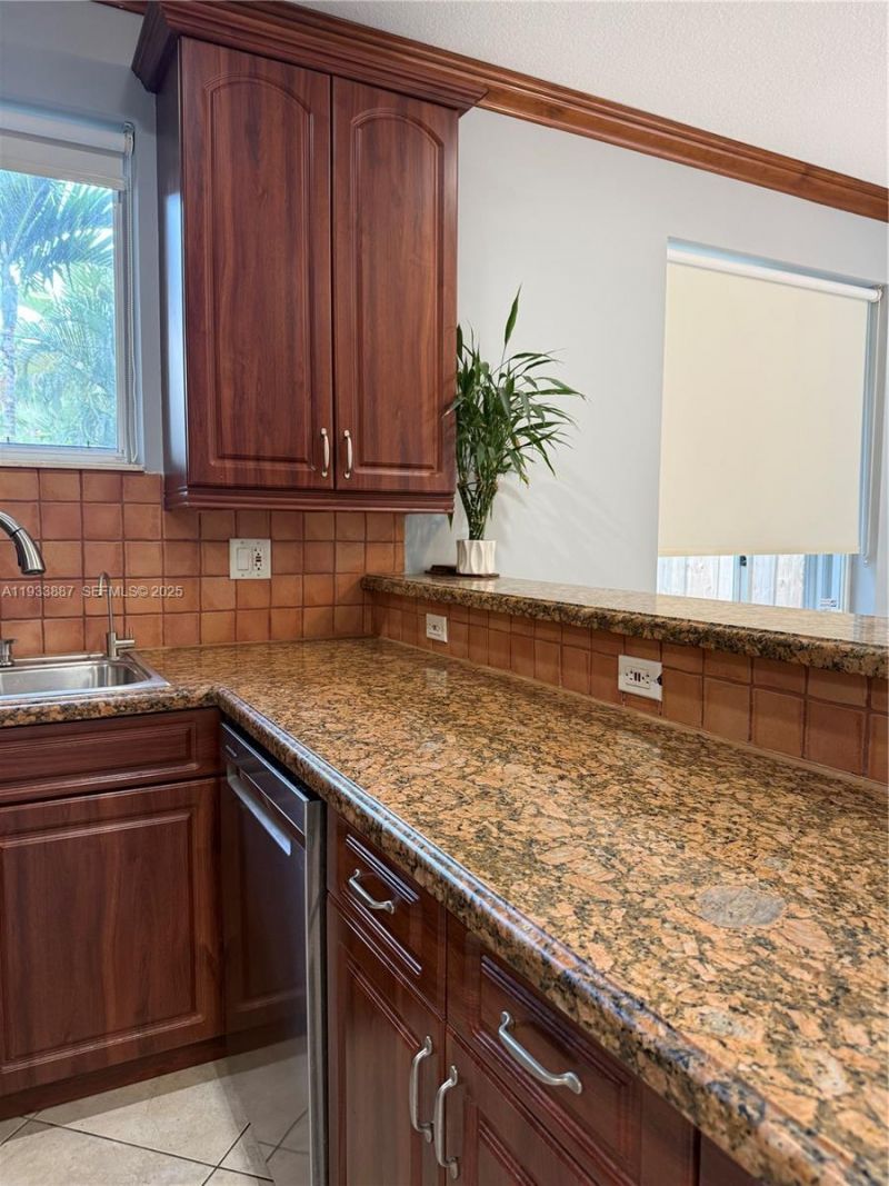 1055 NE 85th St, Unit 1055, Miami, FL 33138 Photo