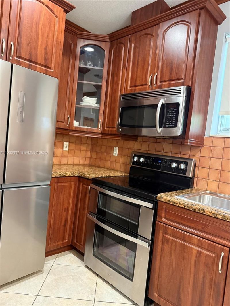 1055 NE 85th St, Unit 1055, Miami, FL 33138 Photo