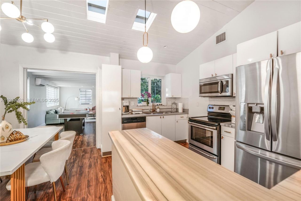 65 NW 116th St, Miami, FL 33168 Photo