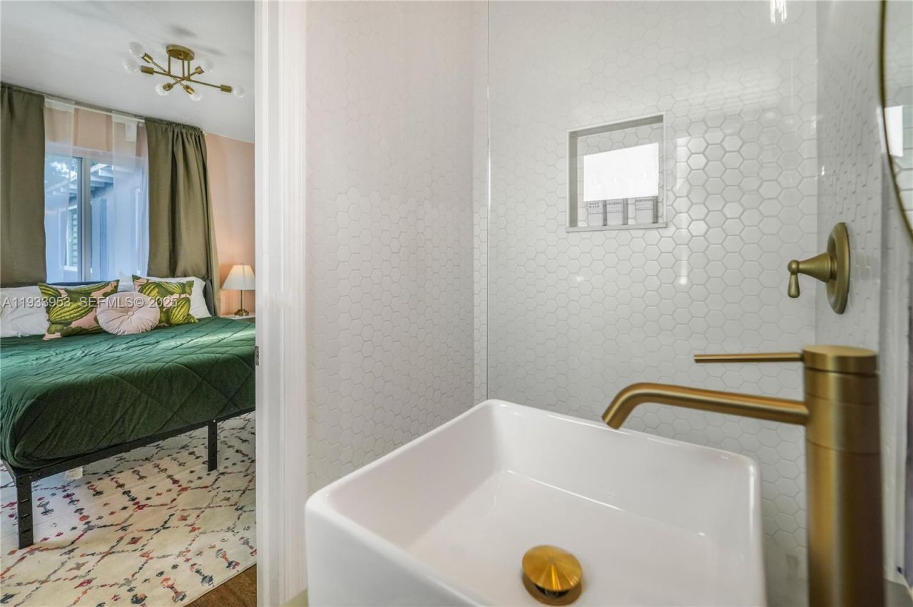 65 NW 116th St, Miami, FL 33168 Photo