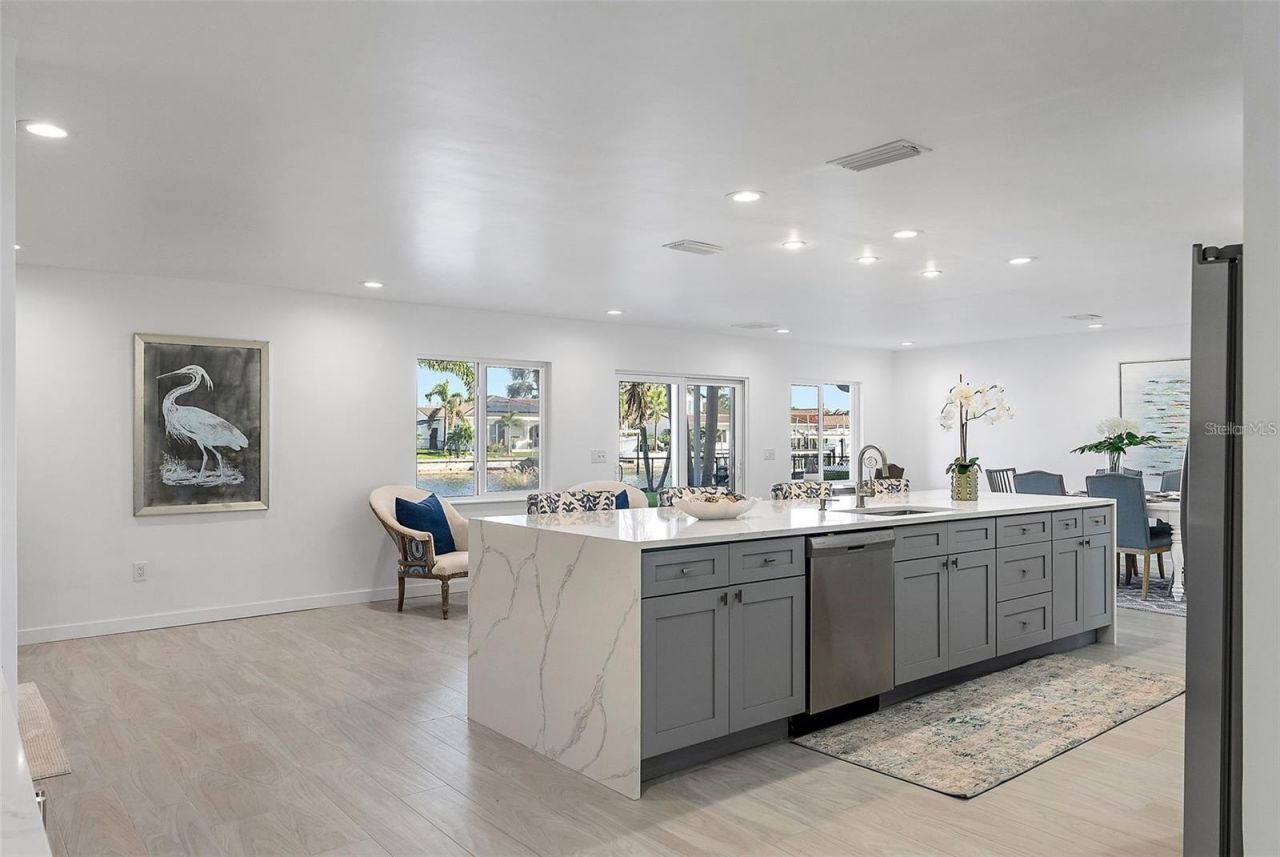 1984 Kansas Avenue Ne, Saint Petersburg, FL 33703 Photo