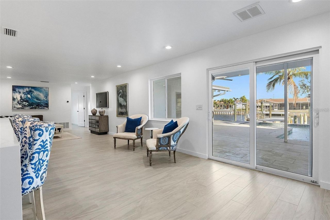 1984 Kansas Avenue Ne, Saint Petersburg, FL 33703 Photo