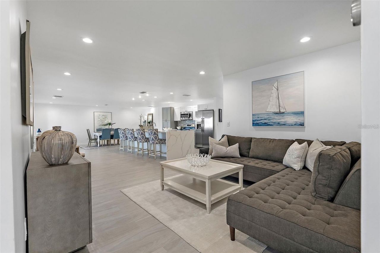 1984 Kansas Avenue Ne, Saint Petersburg, FL 33703 Photo