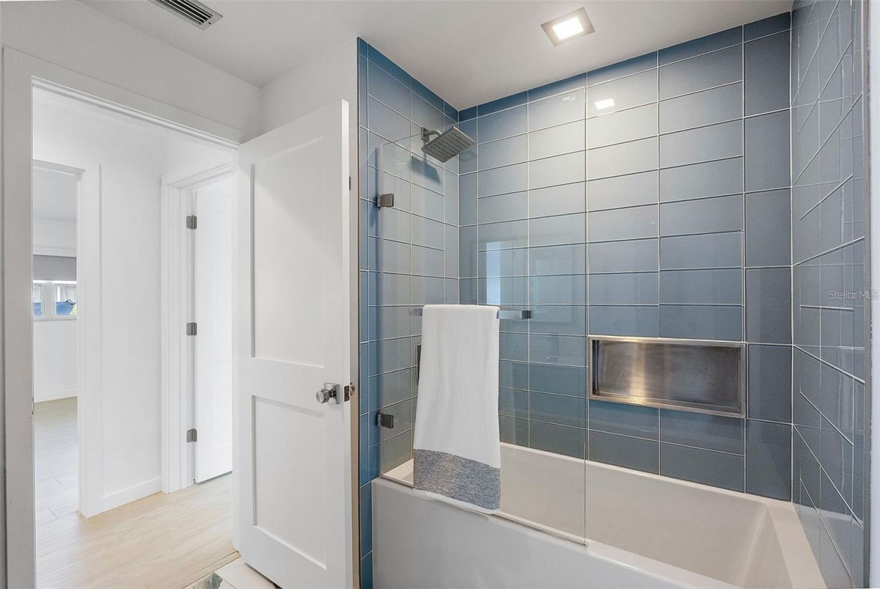 1984 Kansas Avenue Ne, Saint Petersburg, FL 33703 Photo