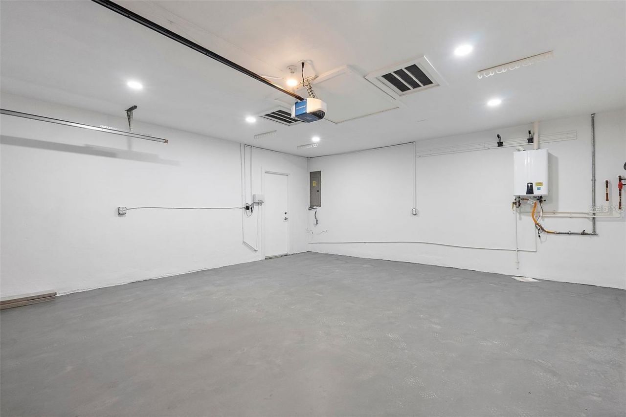 1984 Kansas Avenue Ne, Saint Petersburg, FL 33703 Photo