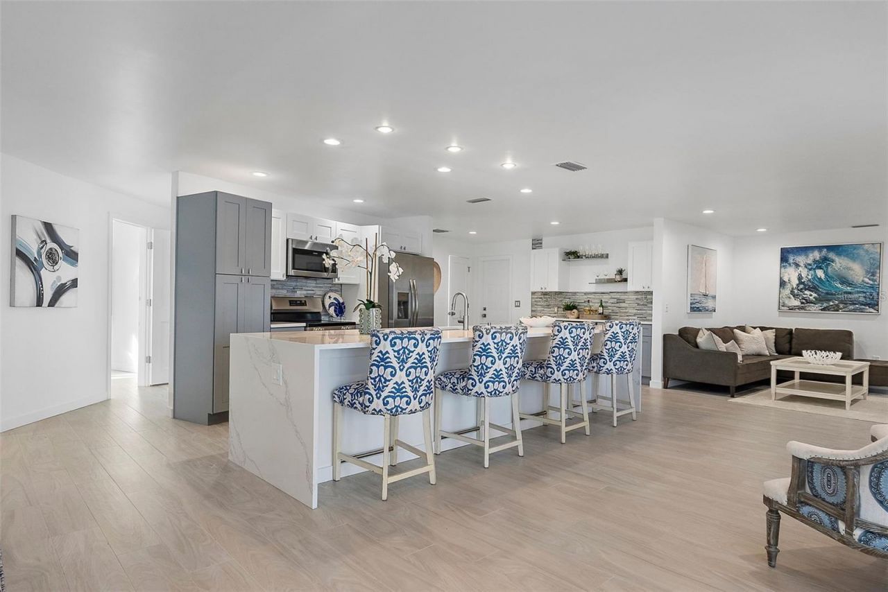 1984 Kansas Avenue Ne, Saint Petersburg, FL 33703 Photo