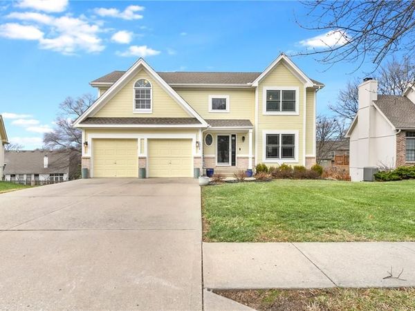 8008 N Chatham Avenue, Kansas City, MO 64151