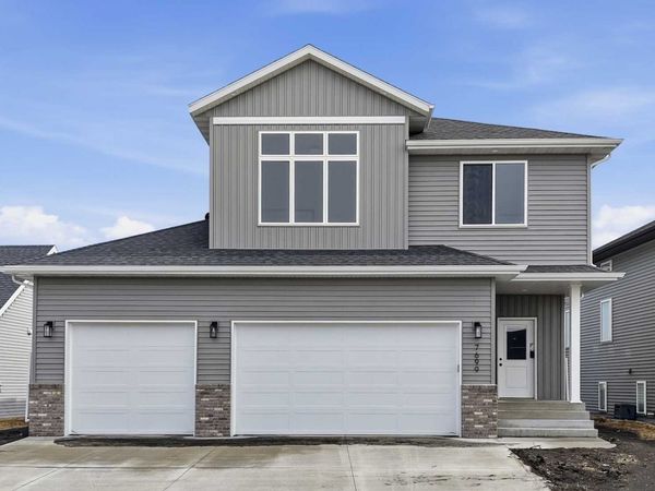 7699 Cub Creek Way, Horace, ND 58047