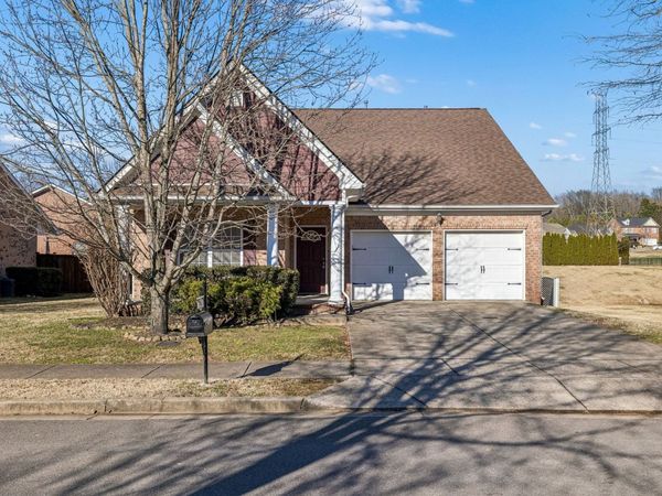 1529 Goldfinch Cir, Hermitage, TN 37076