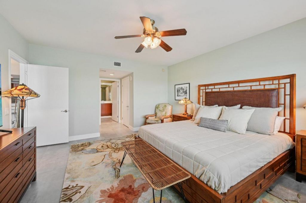 2640 Lake Shore Drive, Unit 1810, Riviera Beach, FL 33404 Photo