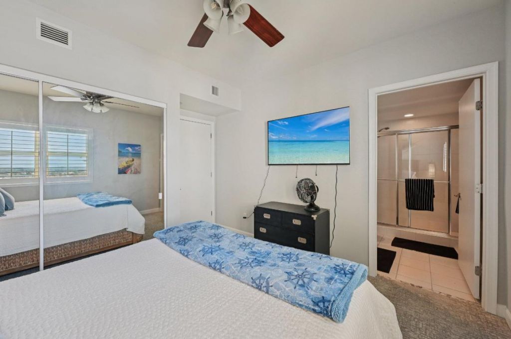 2640 Lake Shore Drive, Unit 1810, Riviera Beach, FL 33404 Photo