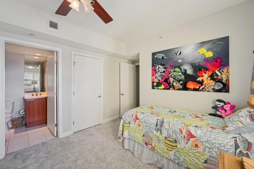 2640 Lake Shore Drive, Unit 1810, Riviera Beach, FL 33404 Photo