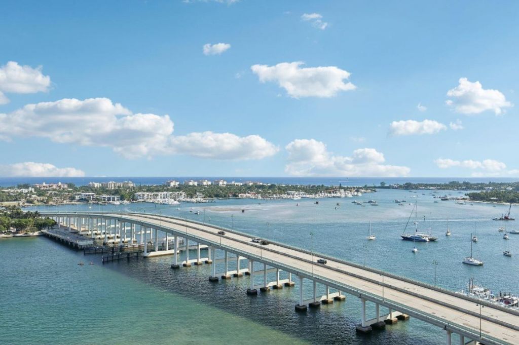 2640 Lake Shore Drive, Unit 1810, Riviera Beach, FL 33404 Photo