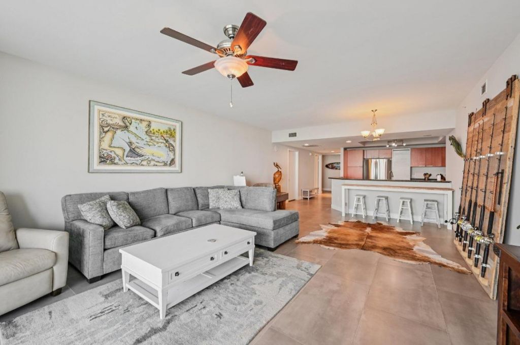 2640 Lake Shore Drive, Unit 1810, Riviera Beach, FL 33404 Photo