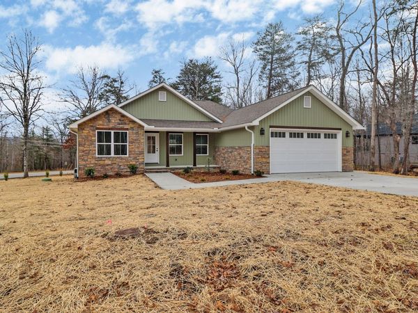 154 Adler Ln, Crossville, TN 38558