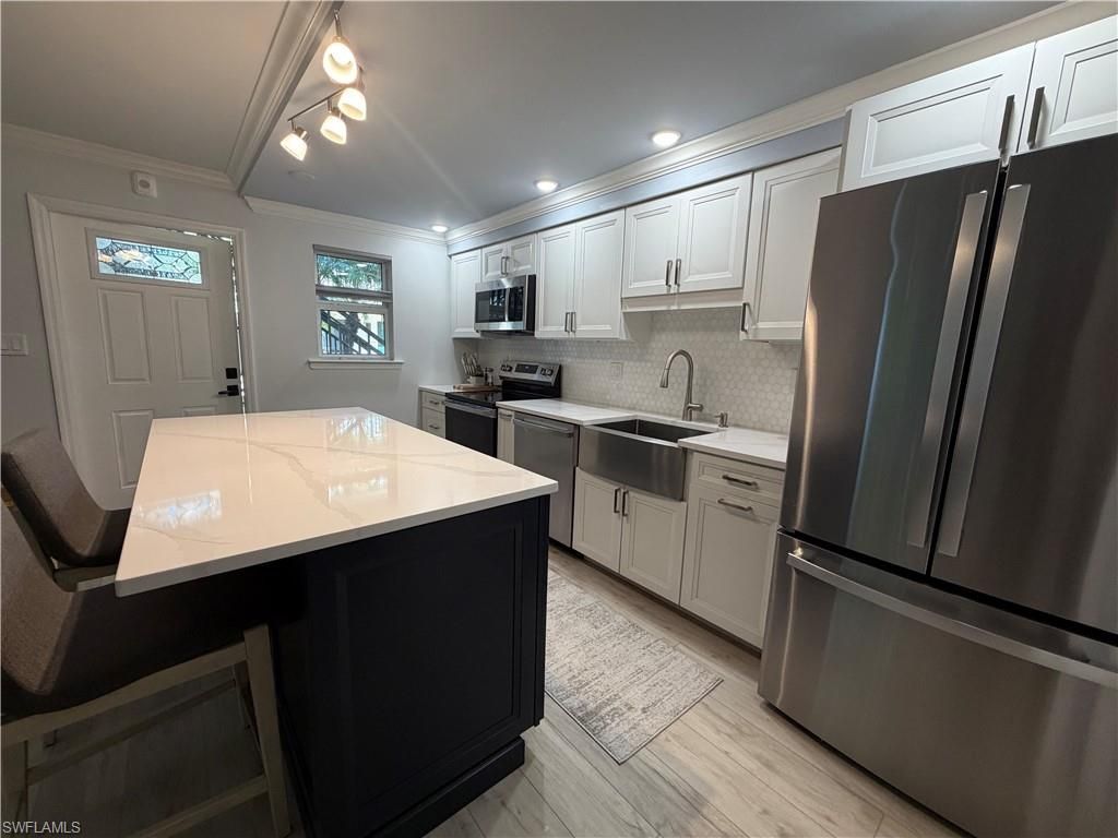 960 7th St S, Unit 103, Naples, FL 34102 Photo