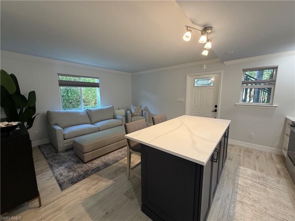 960 7th St S, Unit 103, Naples, FL 34102 Photo