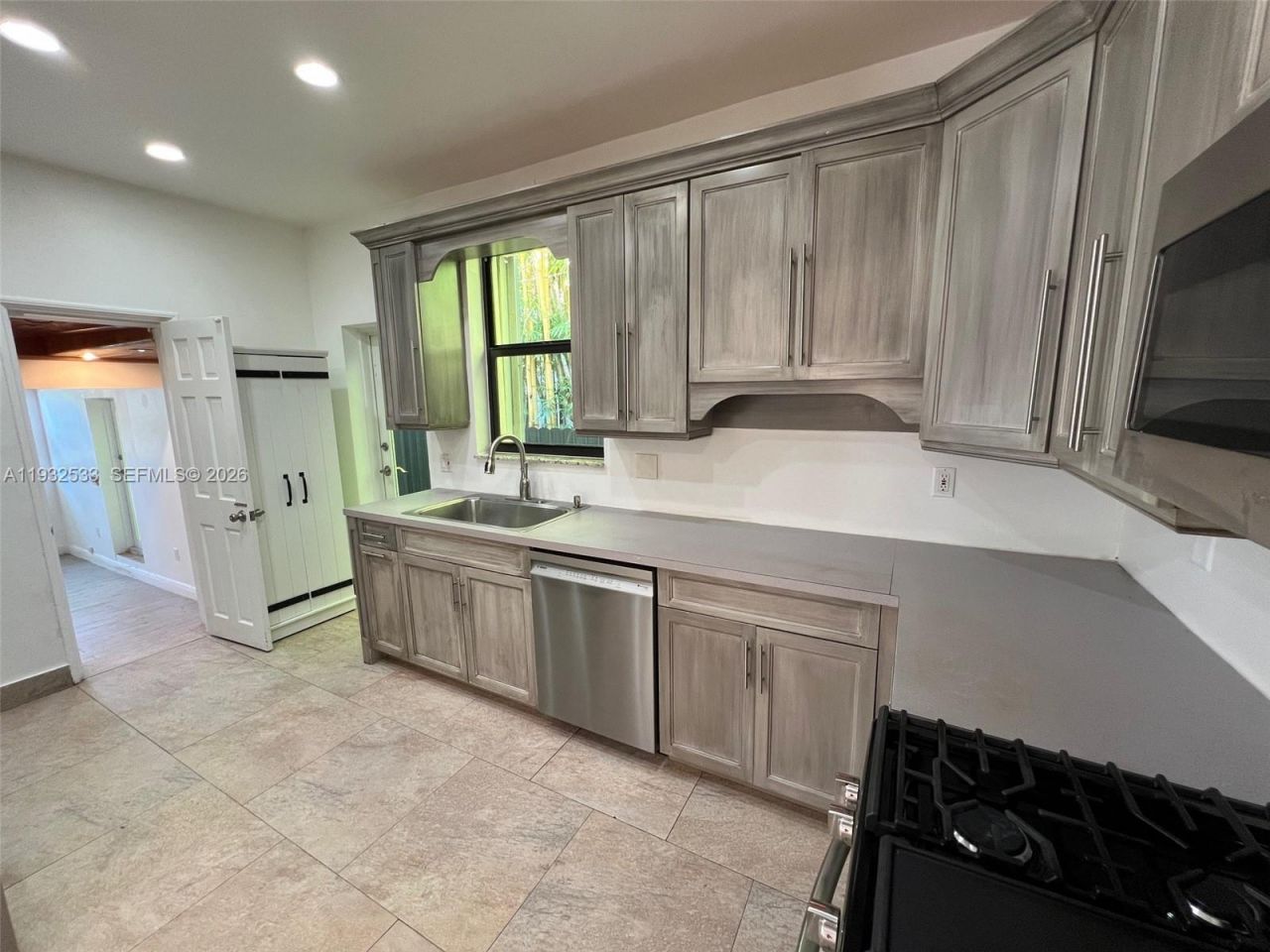 4575 Post Ave, Miami Beach, FL 33140 Photo