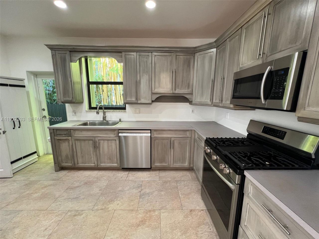 4575 Post Ave, Miami Beach, FL 33140 Photo