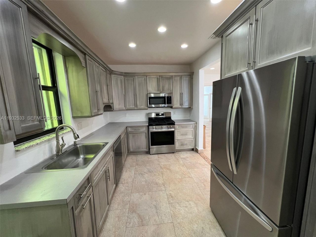 4575 Post Ave, Miami Beach, FL 33140 Photo