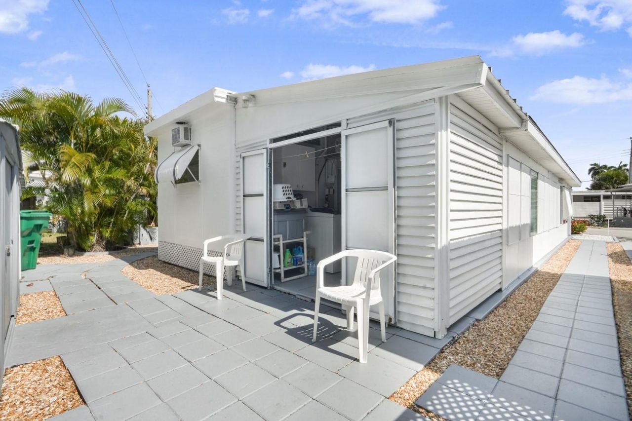 8573 SW 16th Street, Davie, FL 33324 Photo