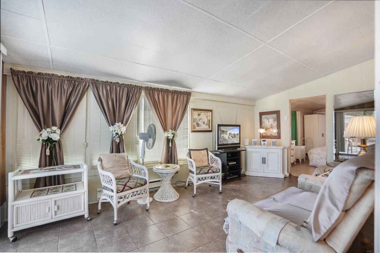 8573 SW 16th Street, Davie, FL 33324 Photo