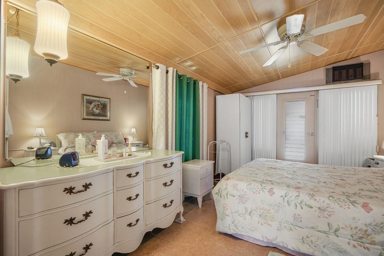 8573 SW 16th Street, Davie, FL 33324 Photo